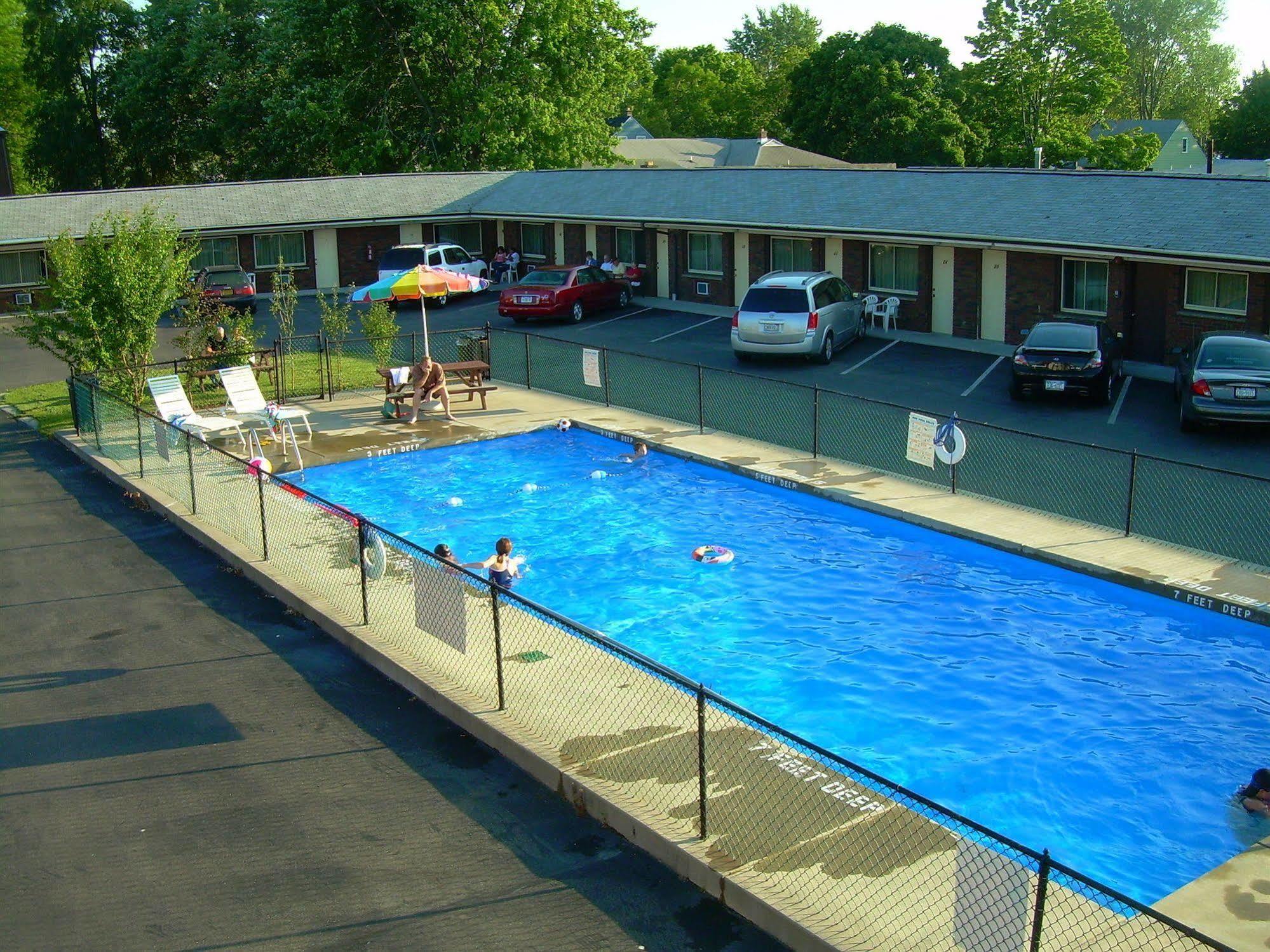 Swiss Cottage Inn Niagara Falls Zewnętrze zdjęcie